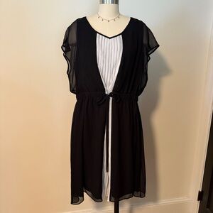 Lane Bryant Black and White Pleat Front Short Sleeve Dress